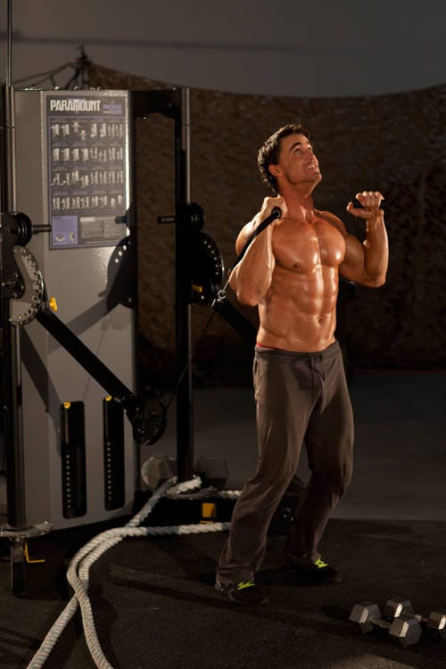 Alternating Cable Shoulder Press - Step 0