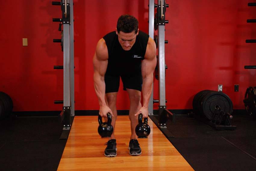 Alternating Kettlebell Row - Step 0