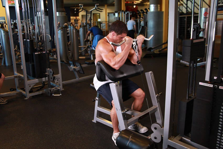 Cable Preacher Curl - Step 1