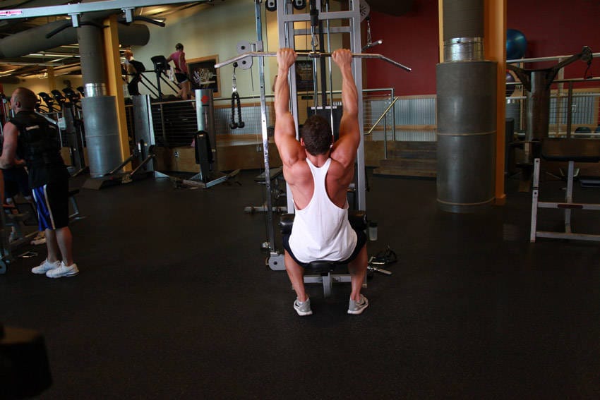 Close-Grip Front Lat Pulldown - Step 0