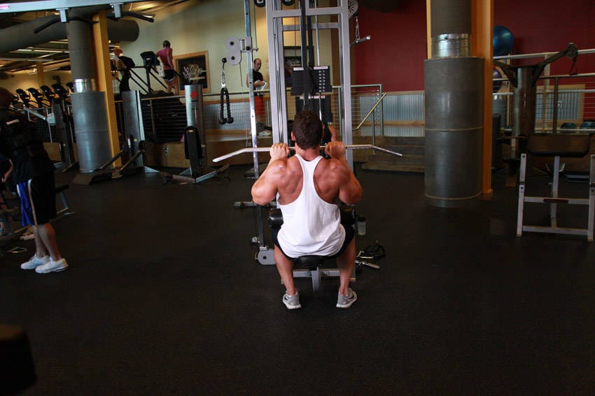 Close-Grip Front Lat Pulldown - Step 1