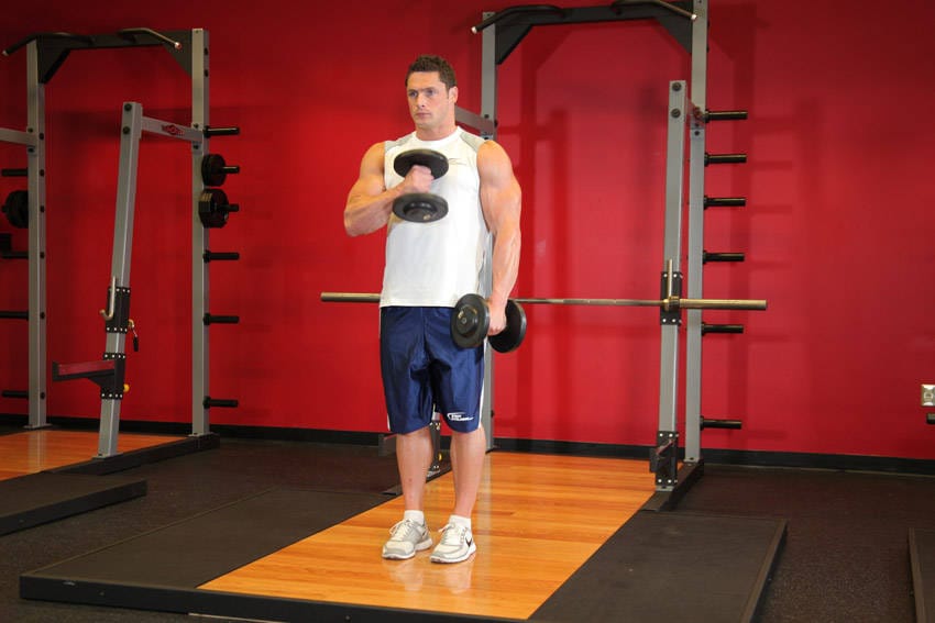 Cross Body Hammer Curl - Step 0