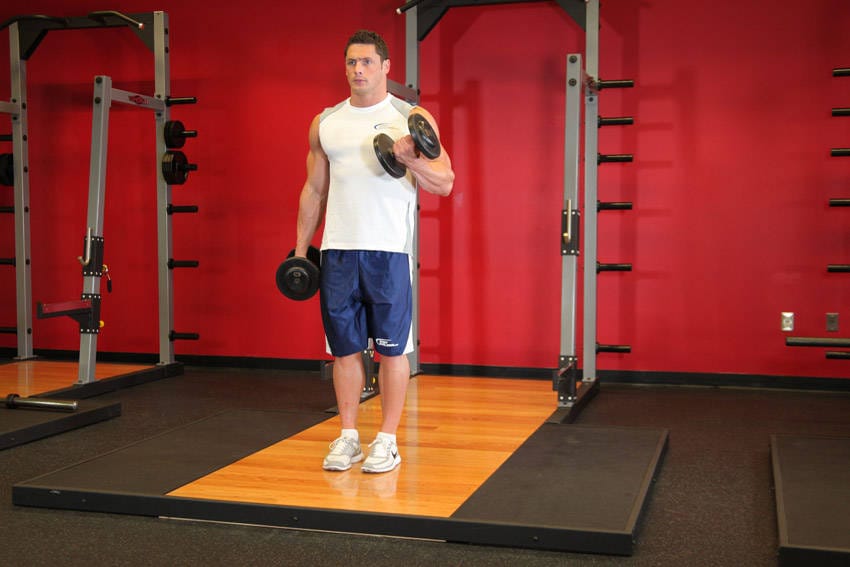 Dumbbell Alternate Bicep Curl - Step 1