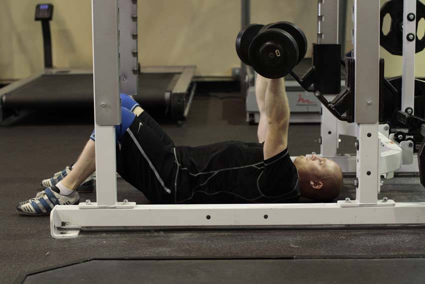 Dumbbell Floor Press - Step 0