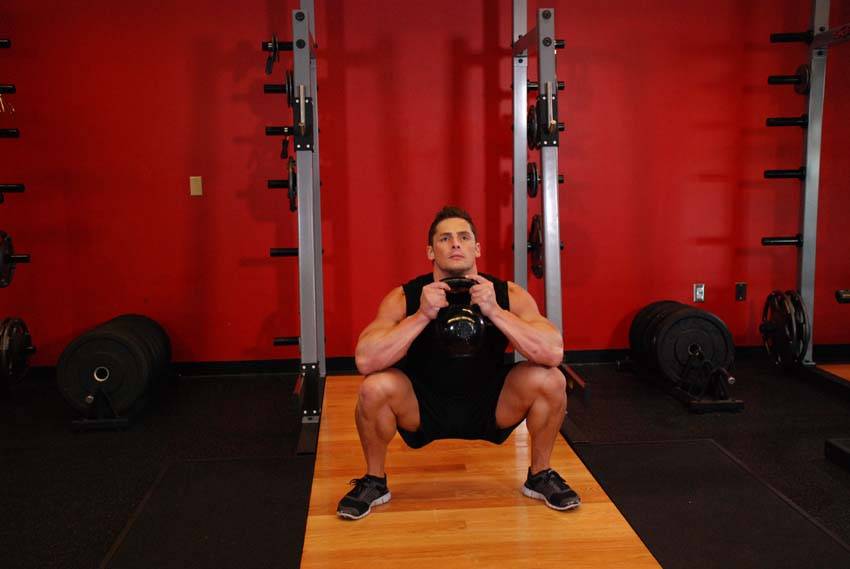 Goblet Squat - Step 1
