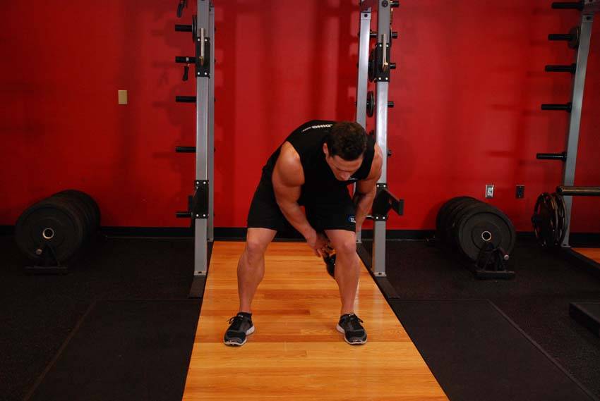 Kettlebell Figure 8 - Step 0