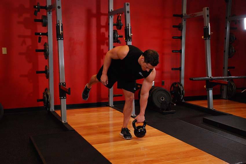 Kettlebell One-Legged Deadlift - Step 1