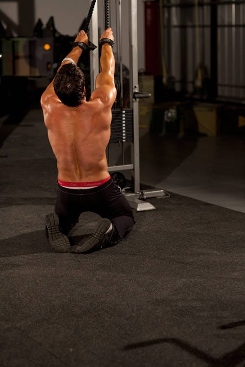 Kneeling High Pulley Row - Step 0