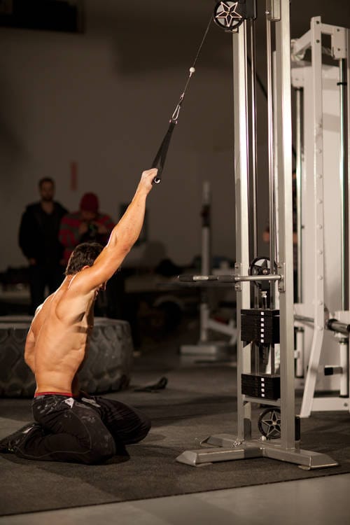 Kneeling Single-Arm High Pulley Row - Step 0