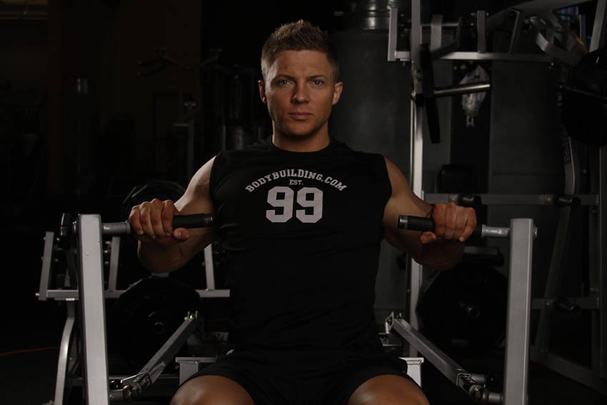 Leverage Chest Press - Step 0