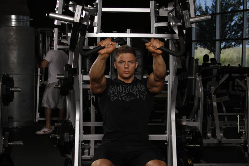Leverage Incline Chest Press - Step 1
