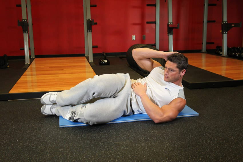 Oblique Crunches - On The Floor - Step 1