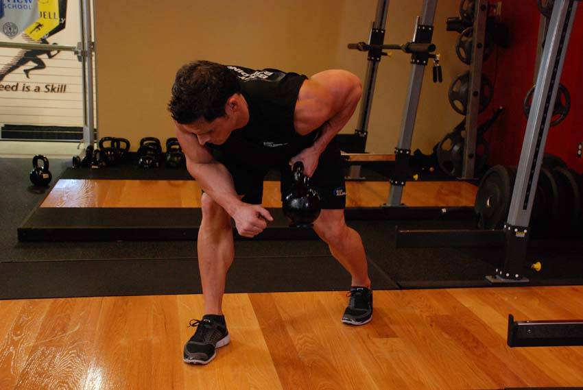 One-Arm Kettlebell Row - Step 1