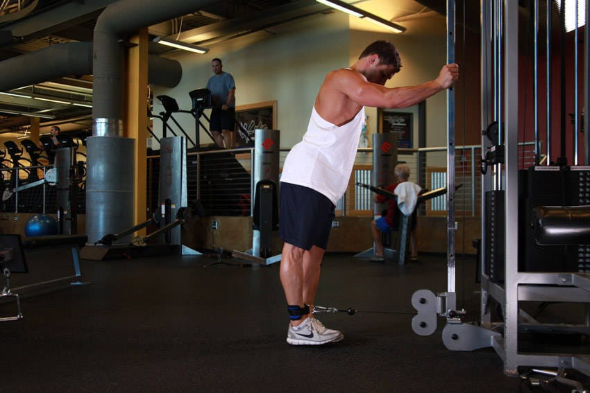 One-Legged Cable Kickback - Step 0