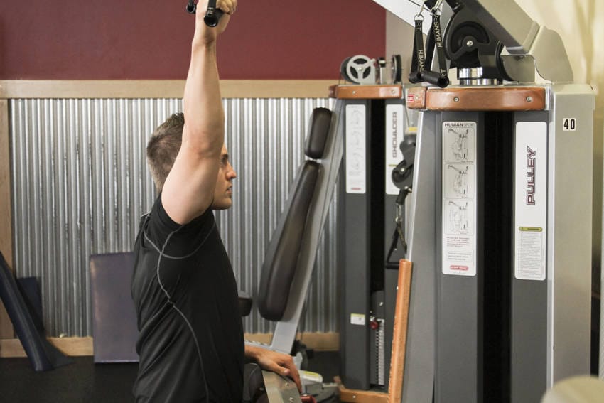 One Arm Lat Pulldown - Step 0