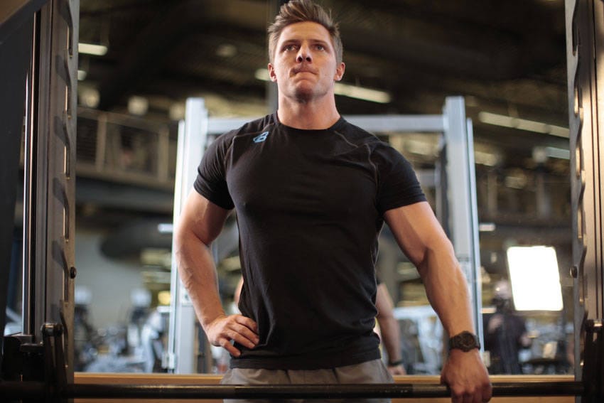 Smith Machine One-Arm Upright Row - Step 0