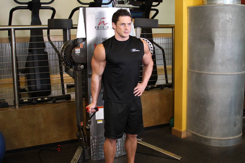 Standing One-Arm Cable Curl - Step 0