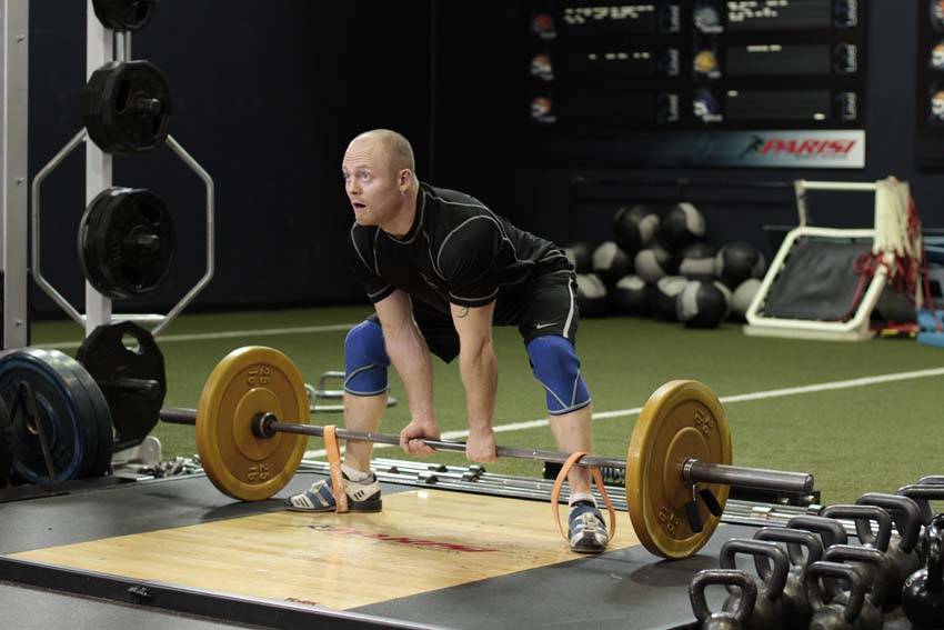 Sumo Deadlift with Bands - Step 0