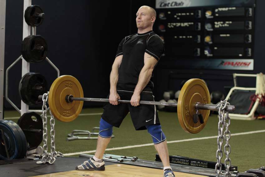 Sumo Deadlift with Chains - Step 1