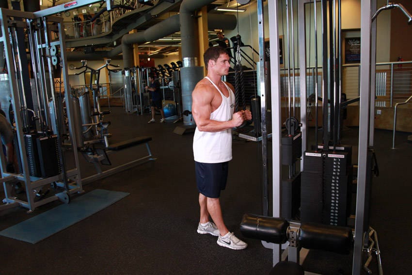 Triceps Pushdown - Rope Attachment - Step 0
