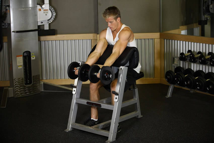 Two-Arm Dumbbell Preacher Curl - Step 0