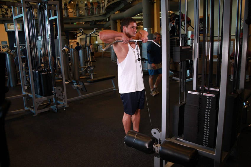 Upright Cable Row - Step 0