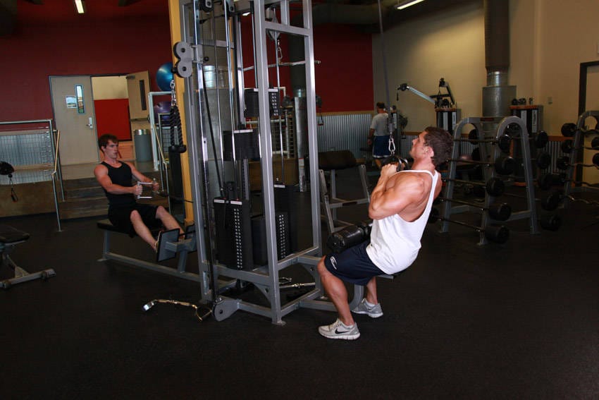 V-Bar Pulldown - Step 0