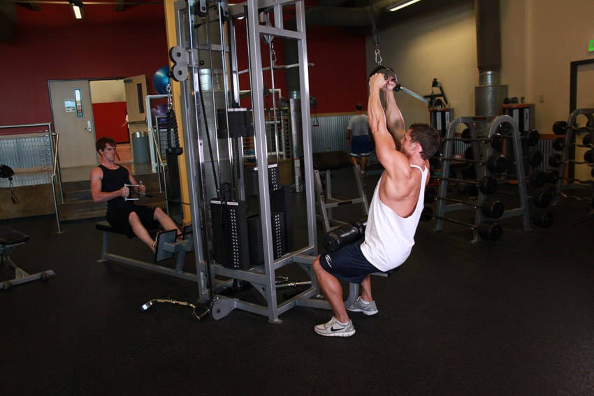 V-Bar Pulldown - Step 1