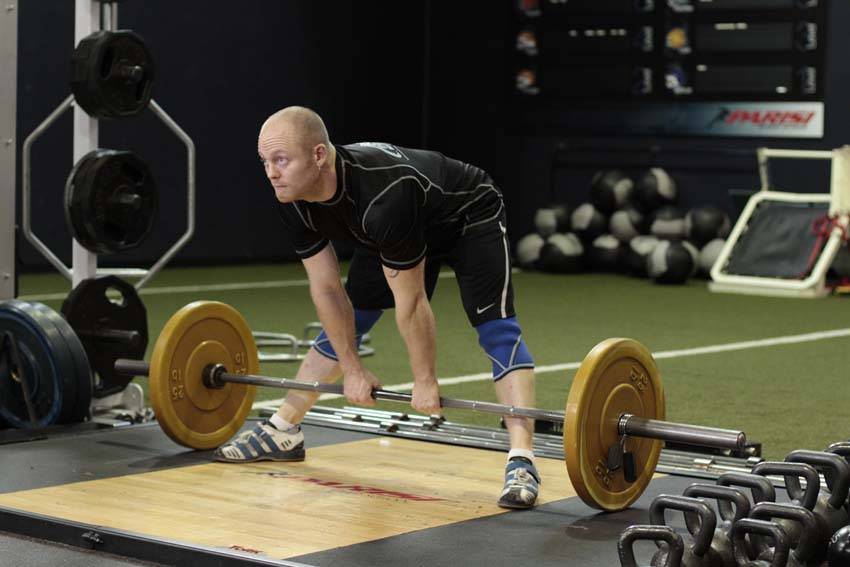 Wide Stance Stiff Legs - Step 0